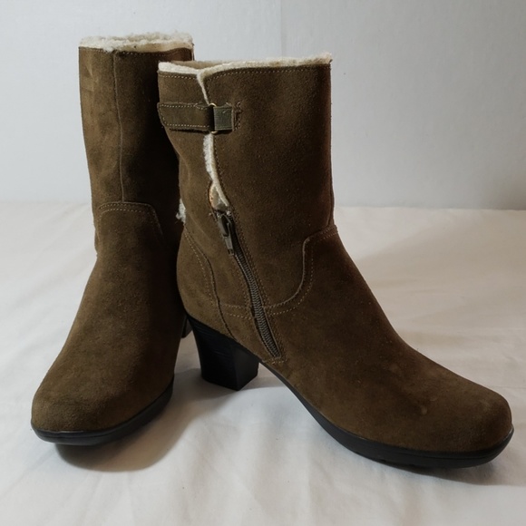 Clarks Shoes - NWOT CLARKS ANKLE BOOTS 2.5" HEEL FAUX FUR LINED